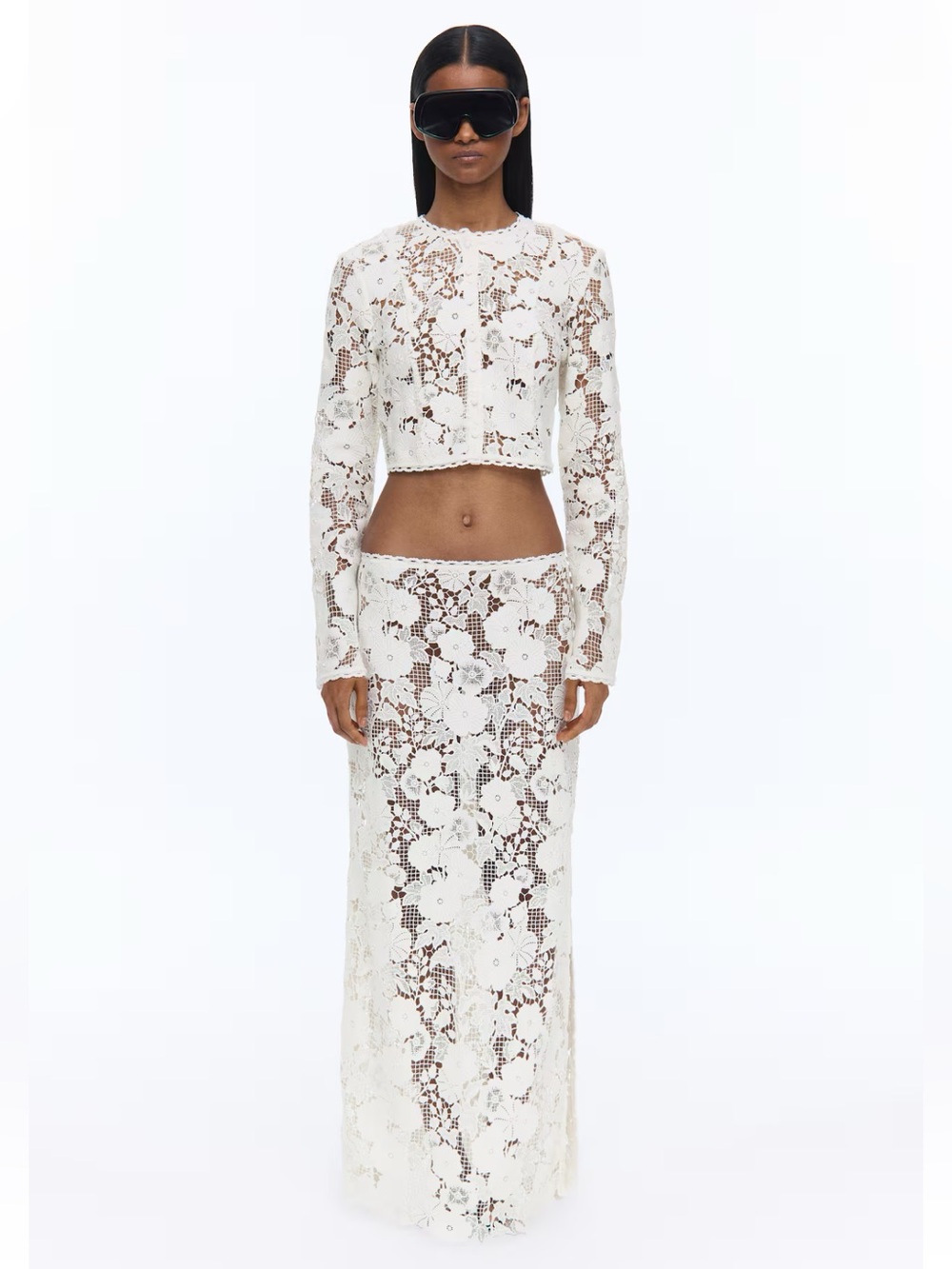 LIVIA NUNES H&M
NWT CREAM BOW-FRONT LACE TOP